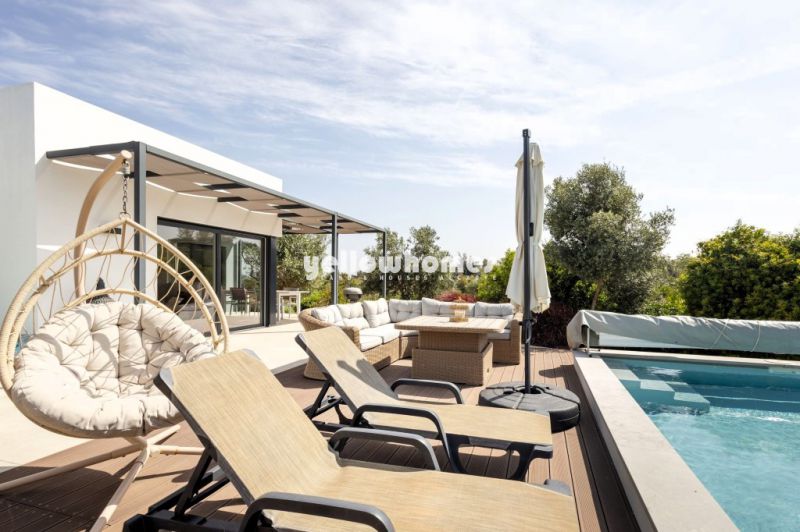 Moradia contemporânea T1+2 com piscina privada num condomínio fechado perto de Ferragudo